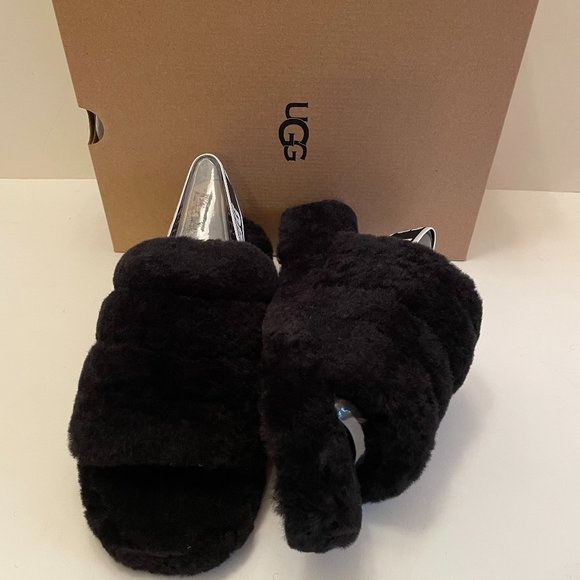 UGG Fluff Yeah Black Slipper worn - Picture 5 of 7